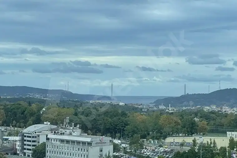 Maslak'ta yüksek katta Boğaz manzaralı 2+1 rezidans